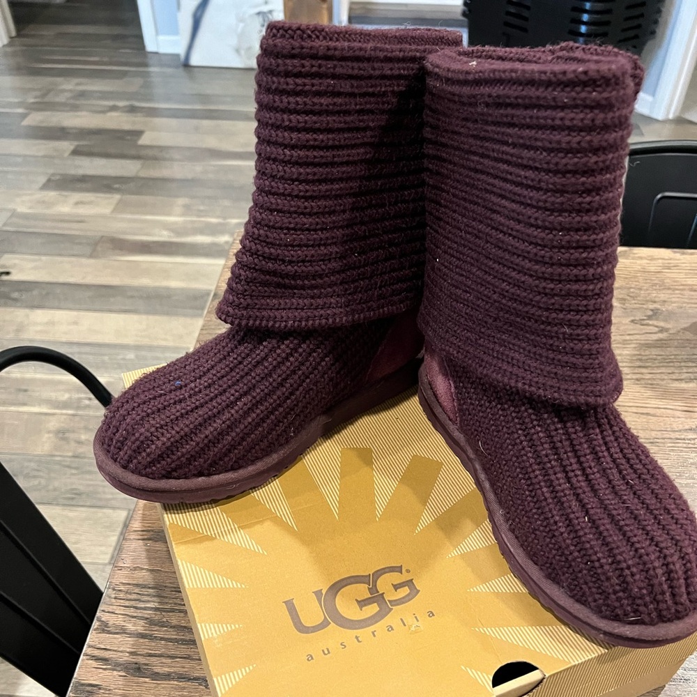Ugg Classic Cardy Boot Size 8 Port Wine